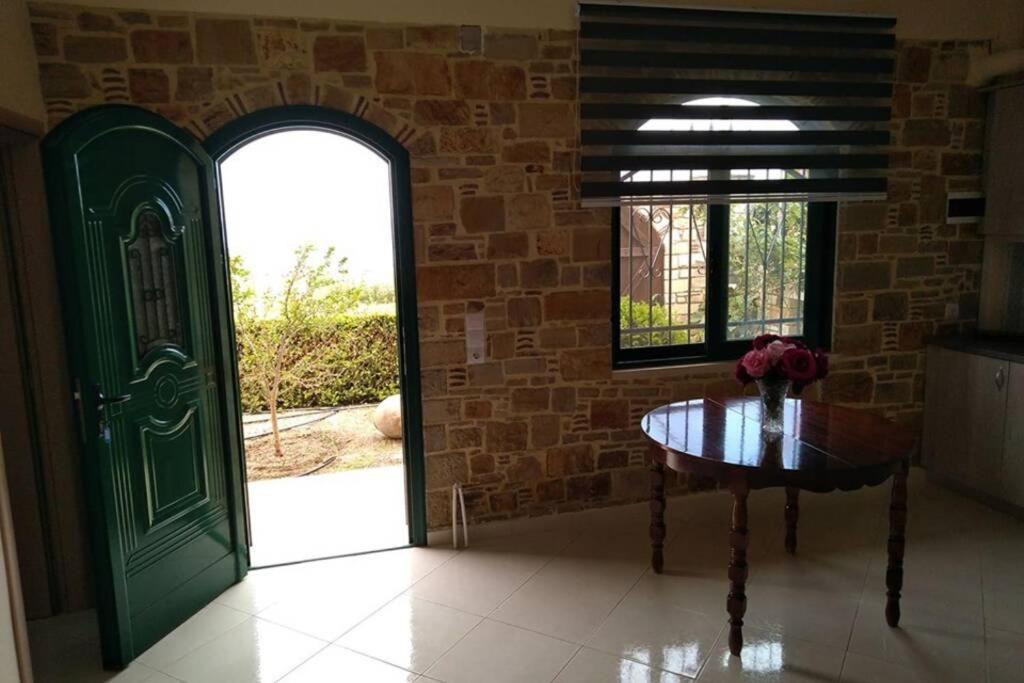 Villa Roses-Mourteri Exterior foto